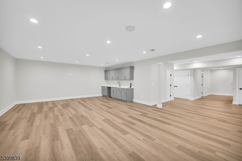 5 Redwood Rd