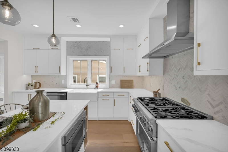 5 Redwood Rd