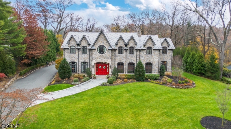 9 Beechtree Ln