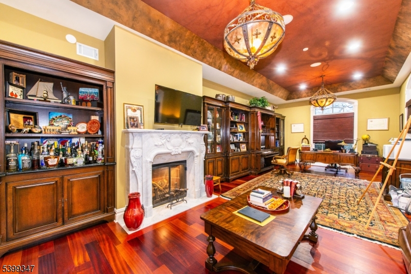 9 Beechtree Ln