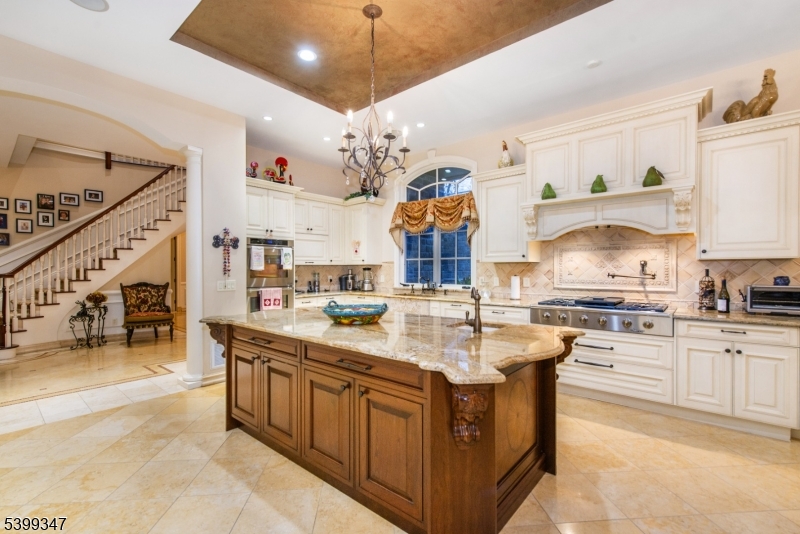 9 Beechtree Ln
