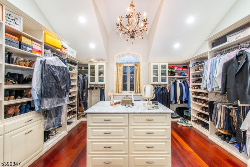 9 Beechtree Ln