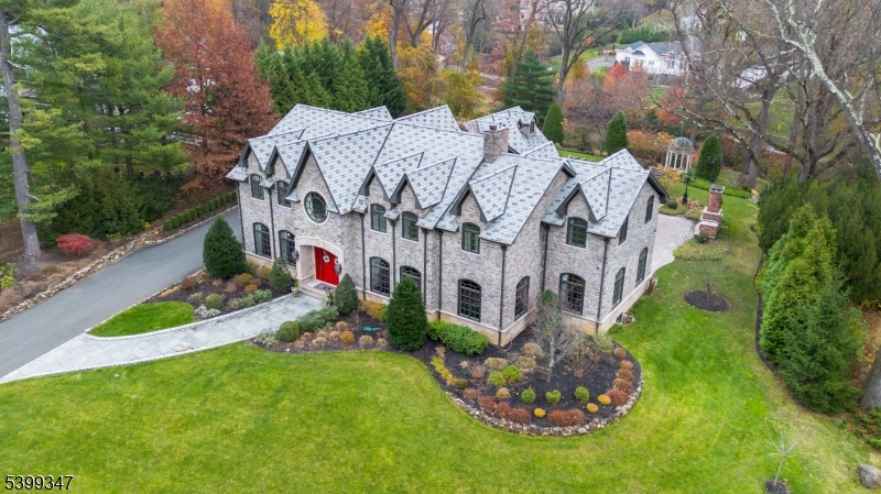 9 Beechtree Ln