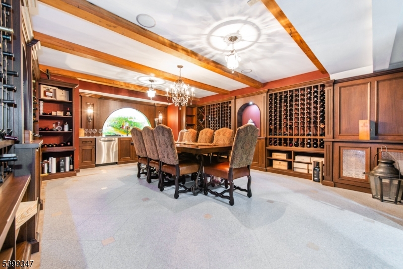 9 Beechtree Ln