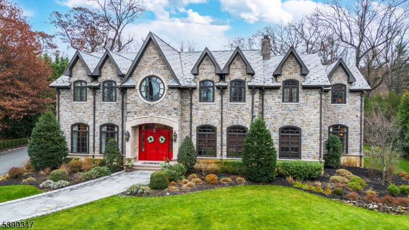 9 Beechtree Ln
