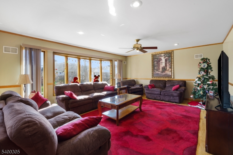 17 Pleasant Pl
