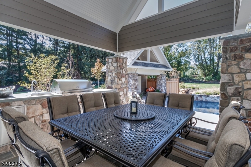 1 Juniper Pointe Trail
