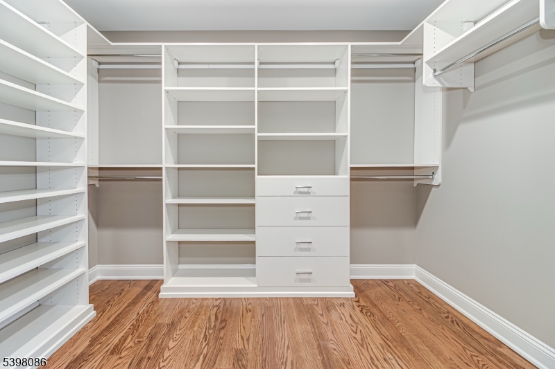6 Harlow Pointe Cove