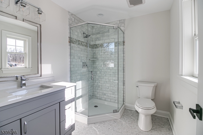 6 Harlow Pointe Cove