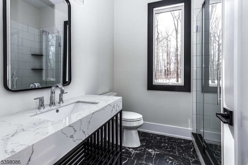 6 Harlow Pointe Cove