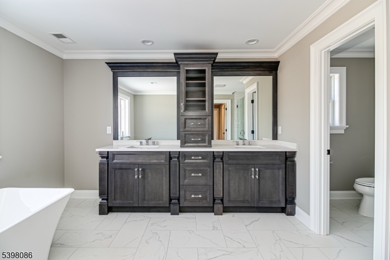6 Harlow Pointe Cove