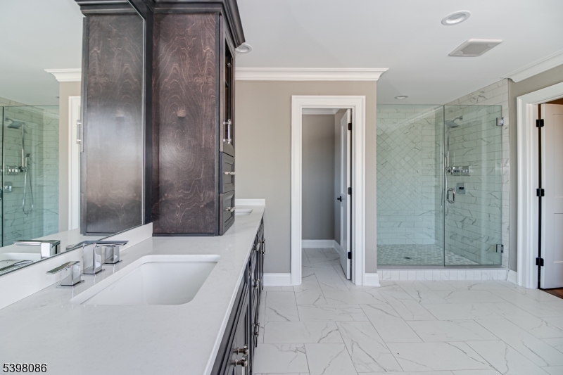 6 Harlow Pointe Cove