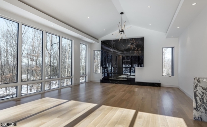6 Harlow Pointe Cove