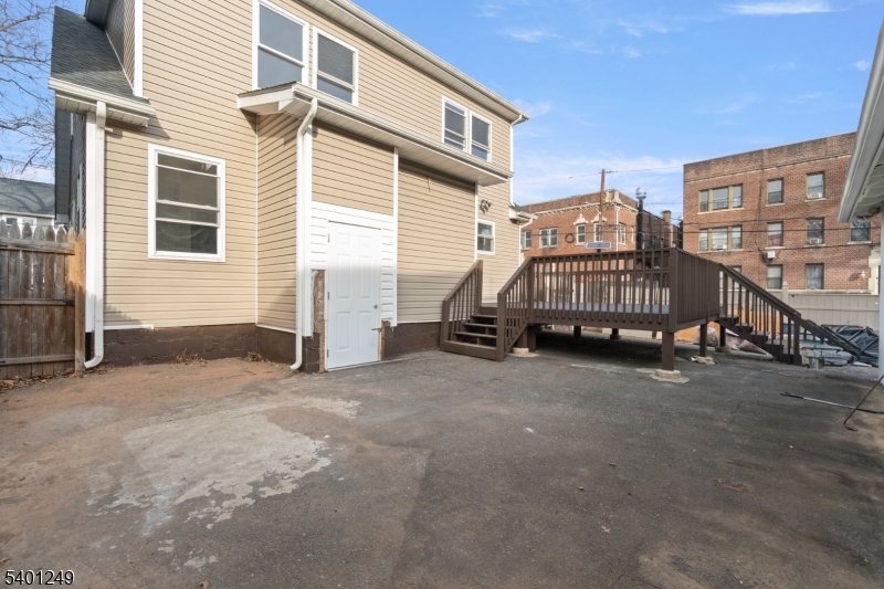 390 Clinton Pl