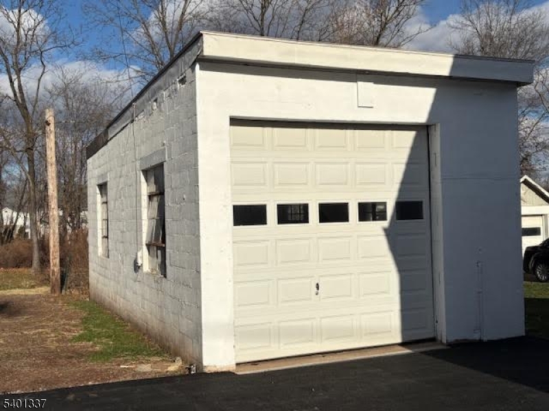 4 Whitehouse Ave