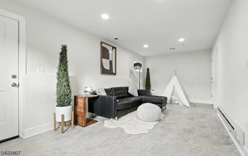 188 Canterbury Ave