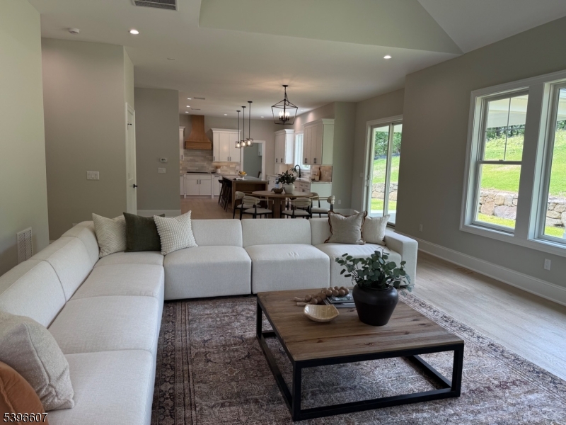 3 Bristol Ridge Rd