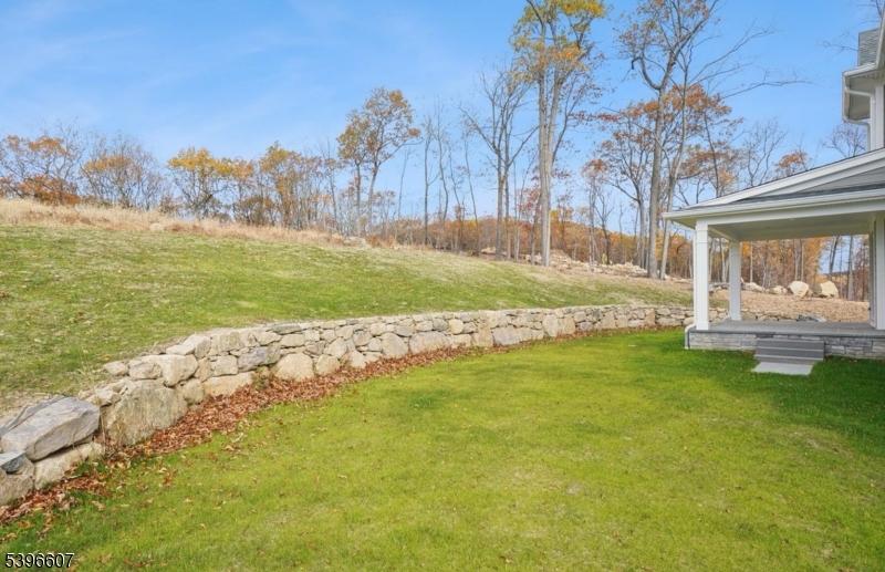 3 Bristol Ridge Rd