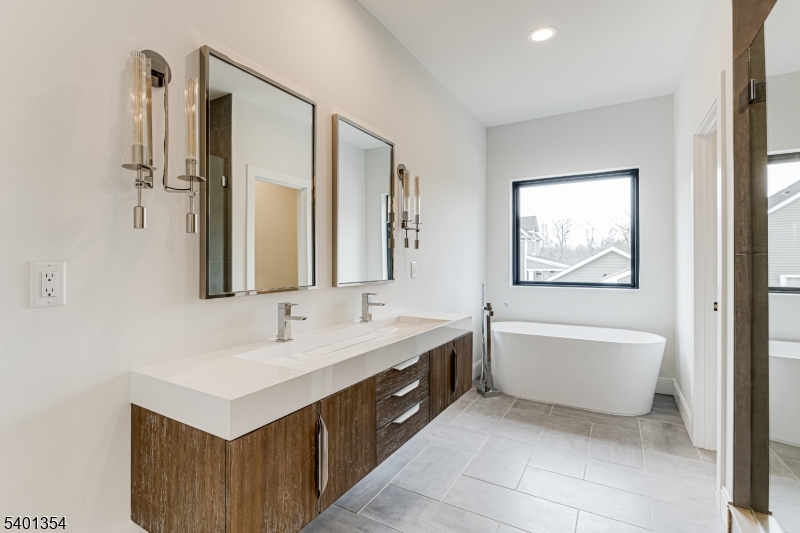4 Harlow Pointe Cove