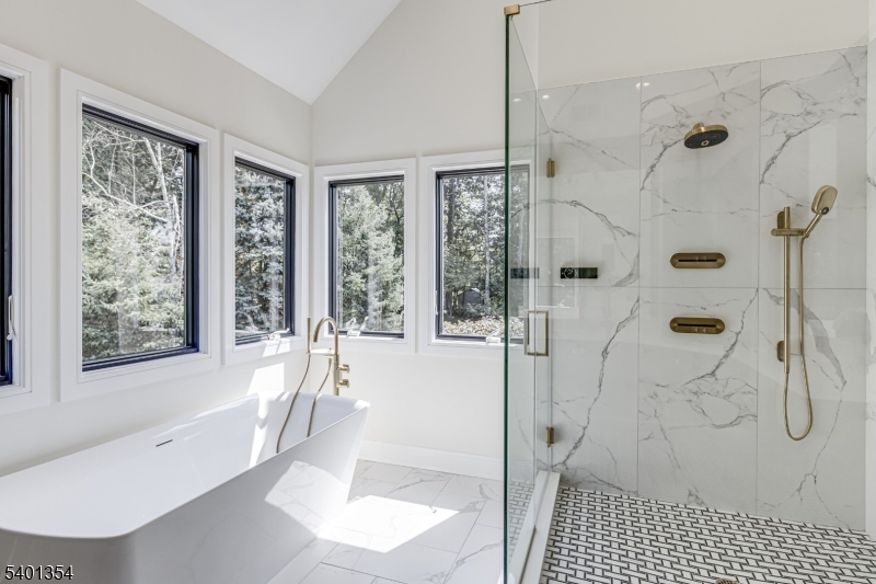 4 Harlow Pointe Cove