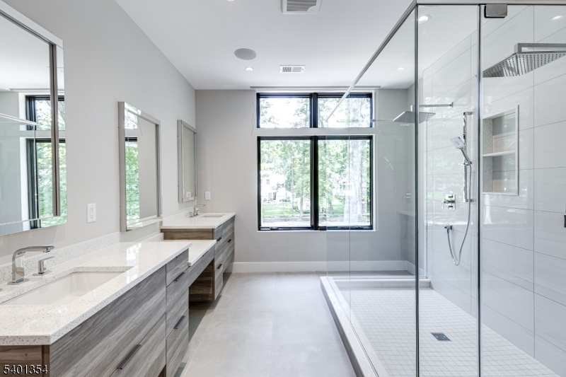 4 Harlow Pointe Cove