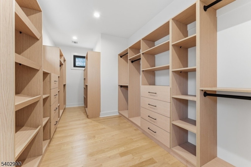 83 Falcon Rd
