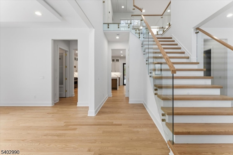 83 Falcon Rd