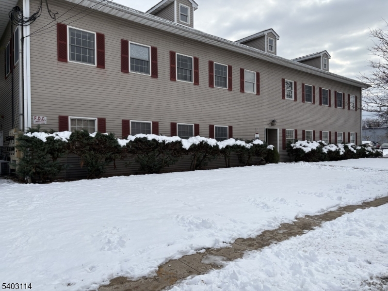 10 N Gaston Ave #6