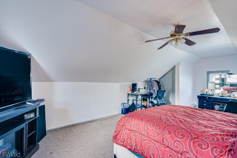 85 Hillcrest Ter