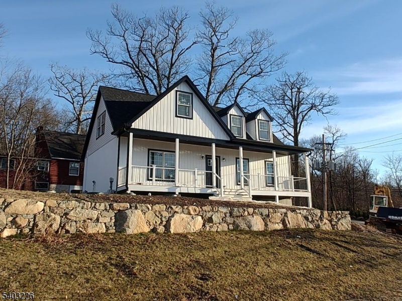 76 Lake Park Ter