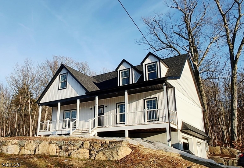 76 Lake Park Ter