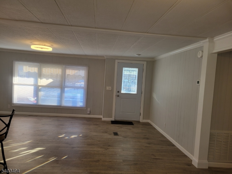 131 Douglas Dr