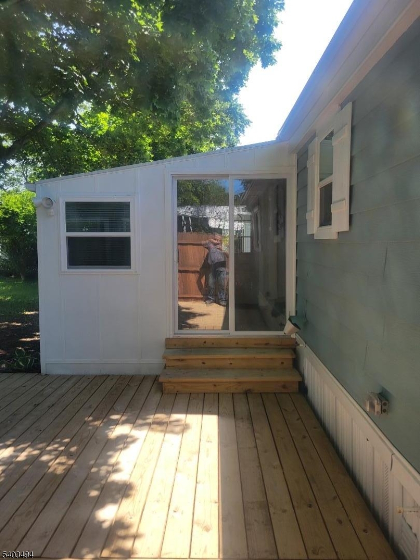 131 Douglas Dr