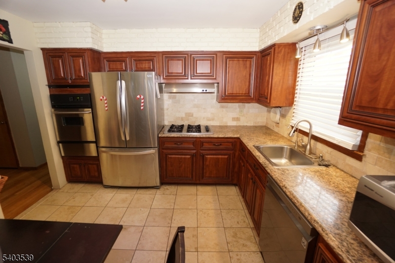 348 W Emerson Ave