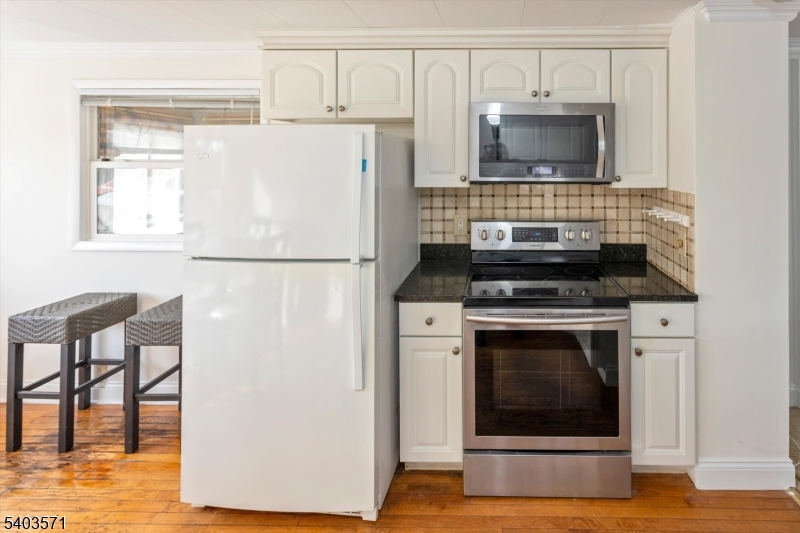 195 W Main St Unit G #G