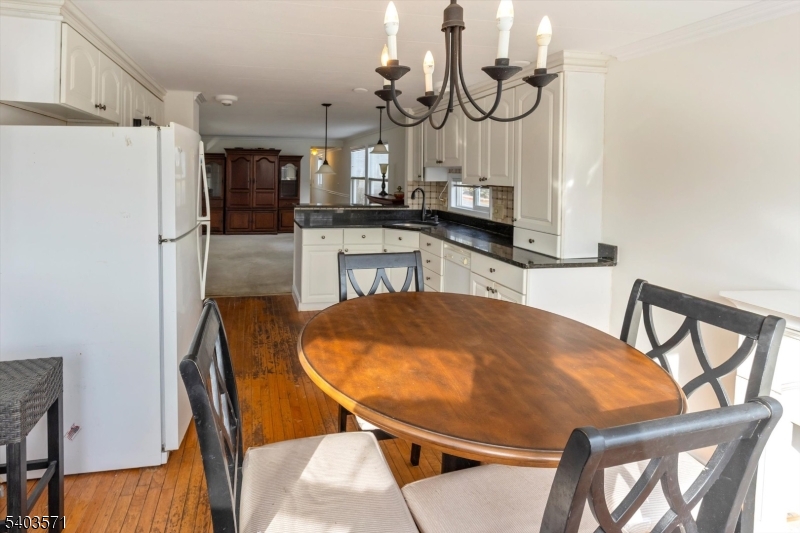 195 W Main St Unit G #G