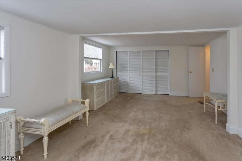 195 W Main St Unit G #G