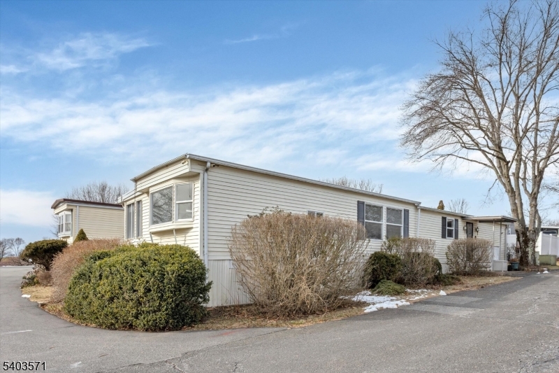 195 W Main St Unit G #G