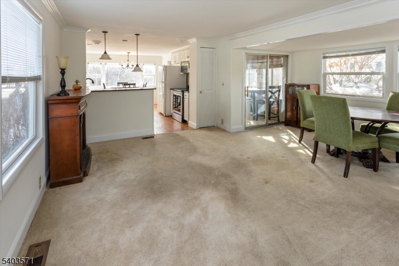 195 W Main St Unit G #G