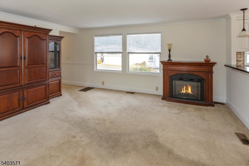 195 W Main St Unit G #G