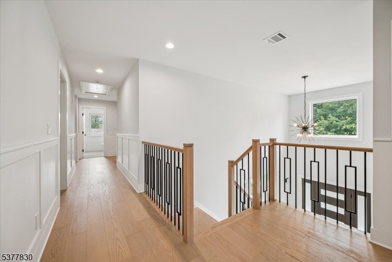 11 Eagles Nest Ter