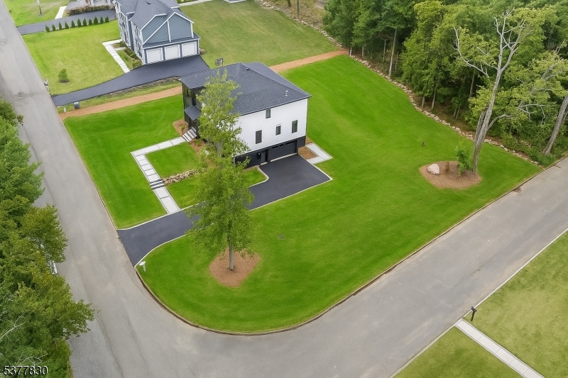 11 Eagles Nest Ter