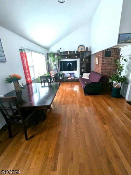 726 W Milton Ave #1
