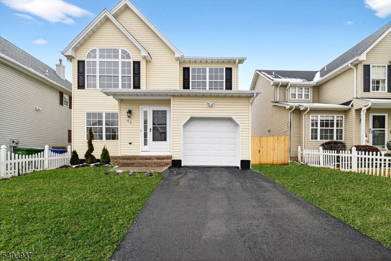63 Scarlet Dr
