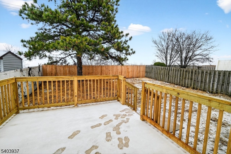 63 Scarlet Dr