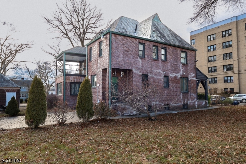75 Chancellor Ave