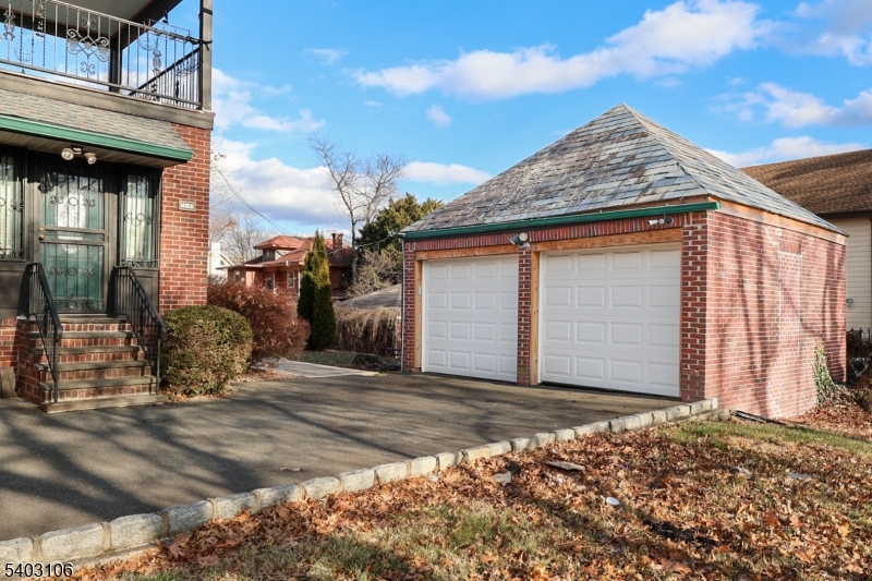 75 Chancellor Ave