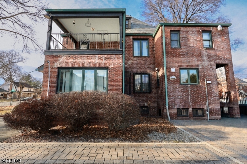 75 Chancellor Ave