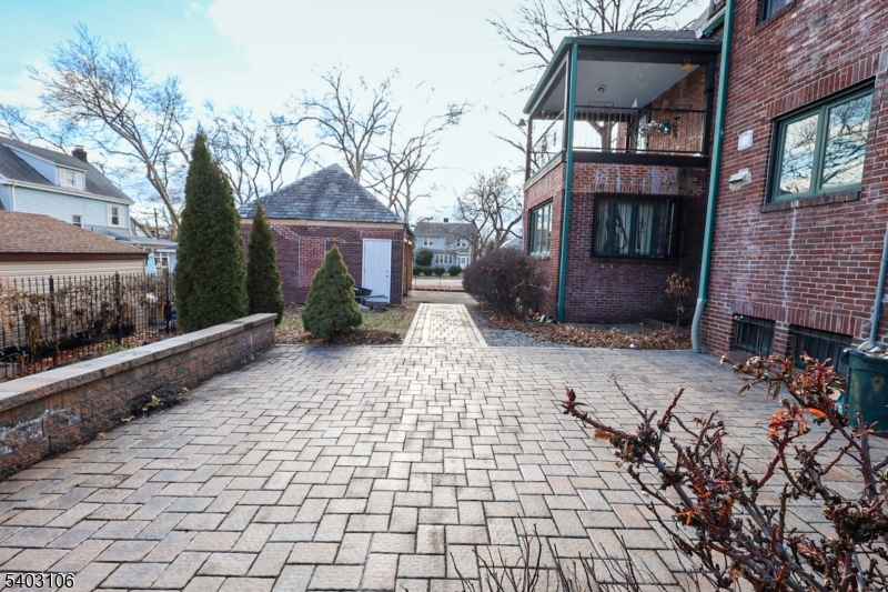 75 Chancellor Ave