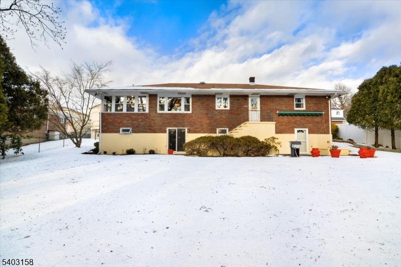 30 Woodrow Ave